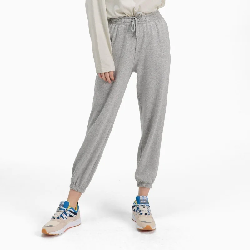 Fleece Sweatpant (Heather Grey) Women’s tapered jogger sweatpants fit